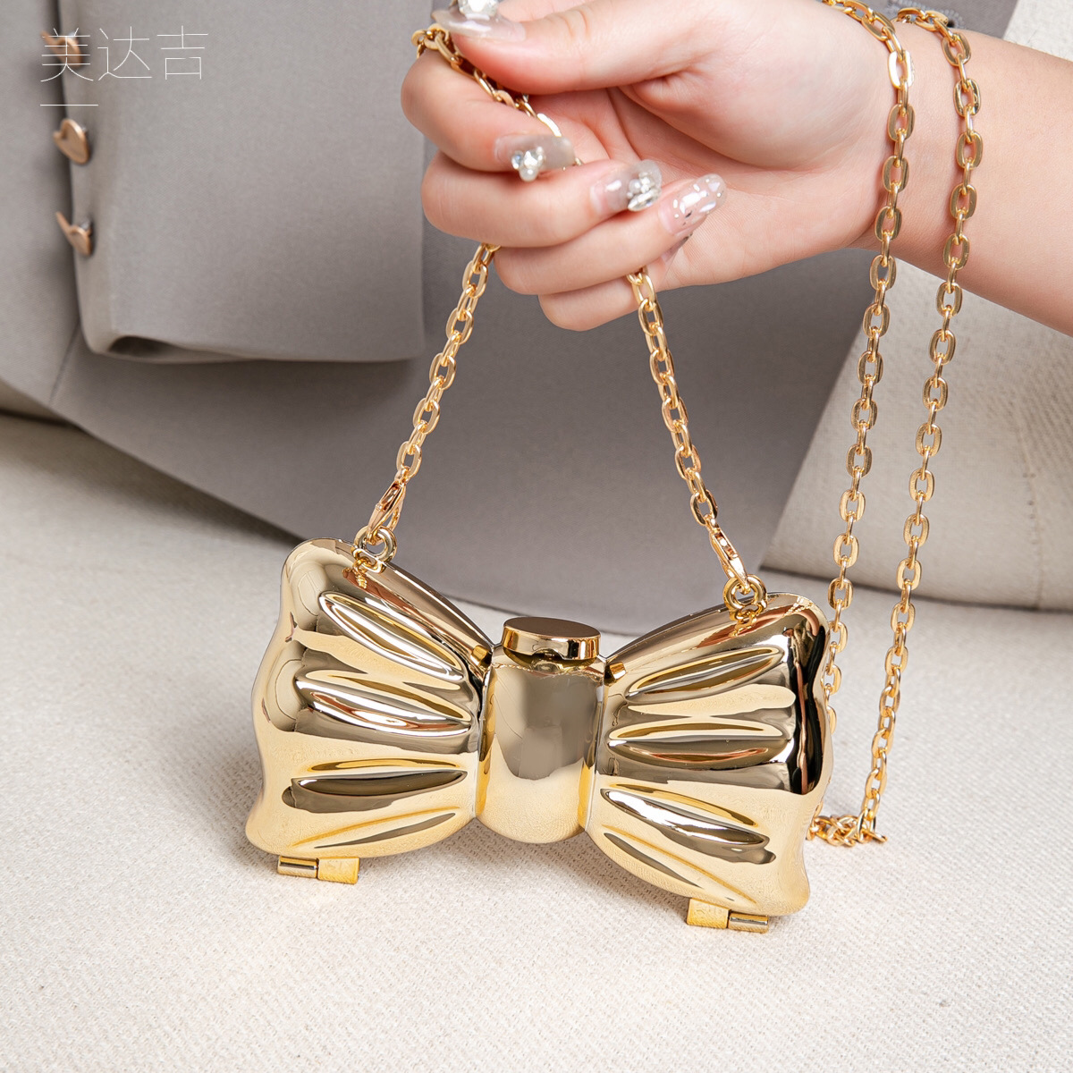 Błyszcząca Złota Metalowa Tore – Luxury Bags Mini recenzja i cena