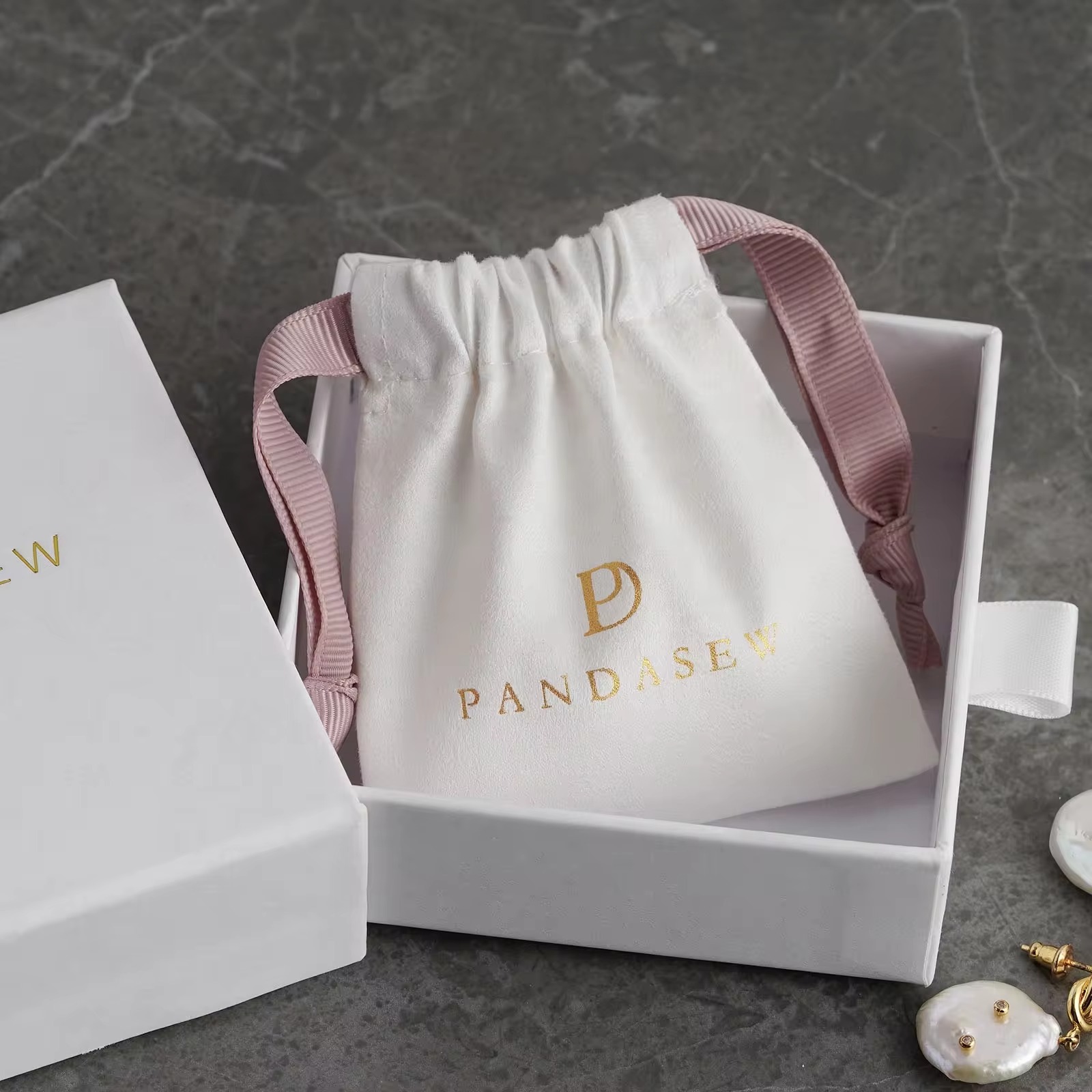 Luksusowy woreczek na biżuteri – Luxury Bags For School recenzja i cena