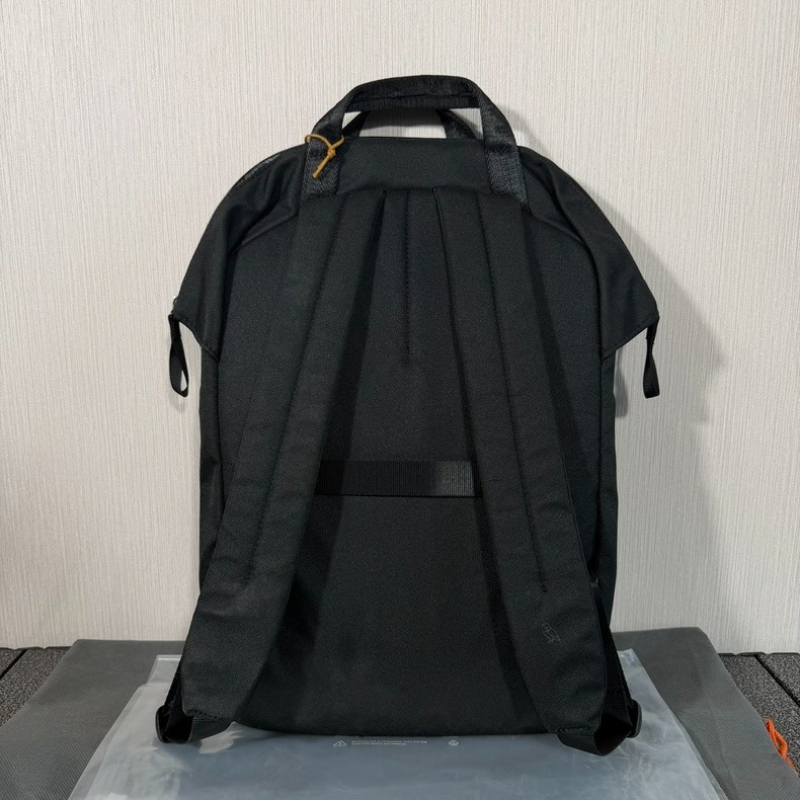 Luksusowy plecak marki 26ss Vi – Luxury Bags For School recenzja i cena