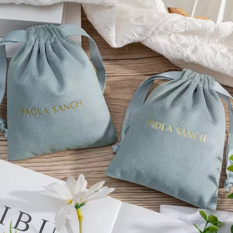 Luksusowy aksamitny woreczek z – Luxury Bags For School recenzja i cena