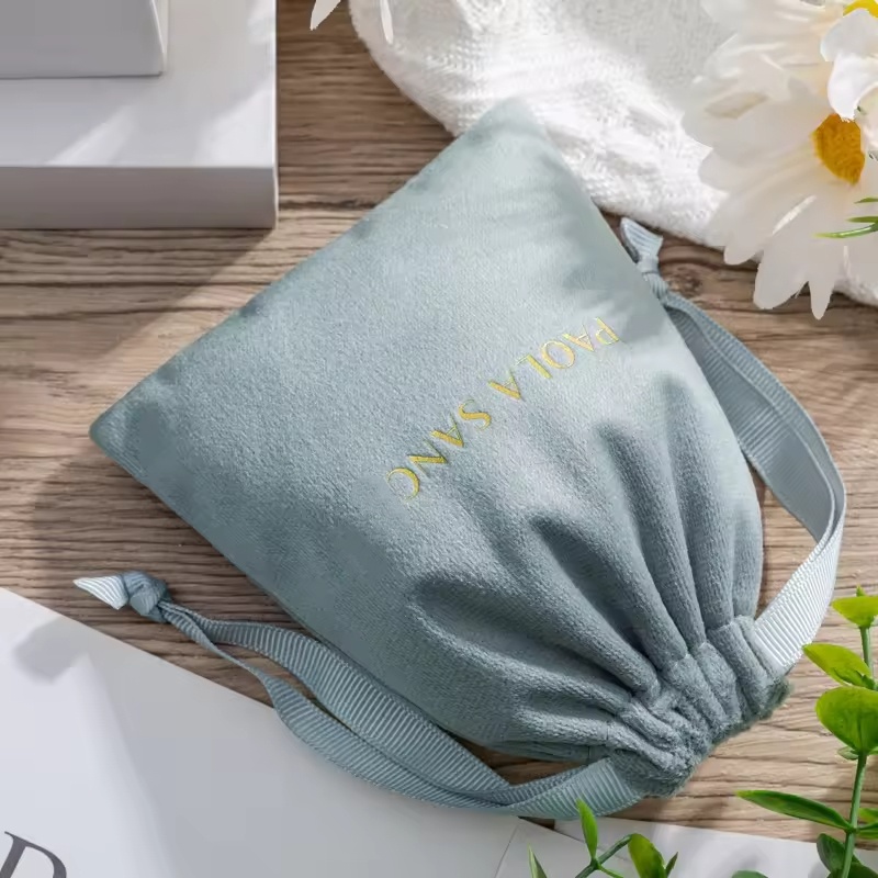 Luksusowy aksamitny woreczek z – Luxury Bags For School recenzja i cena